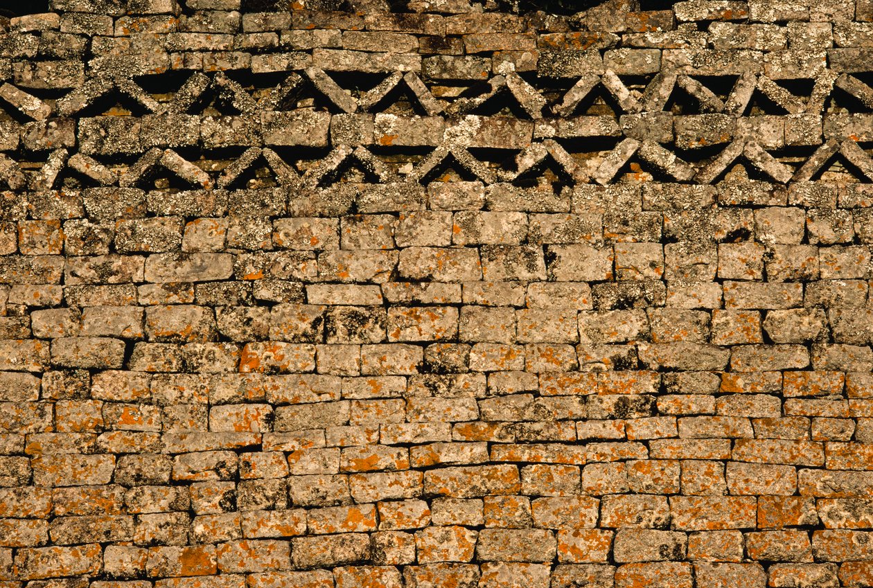 Steinmauer bei den Ruinen von Groß-Simbabwe, Simbabwe von James L Stanfield