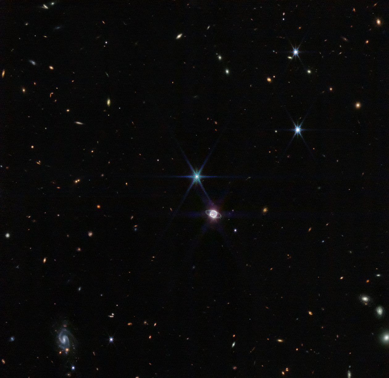 Seltene Ansicht der Neptunringe von James Webb Space Telescope (NASA)