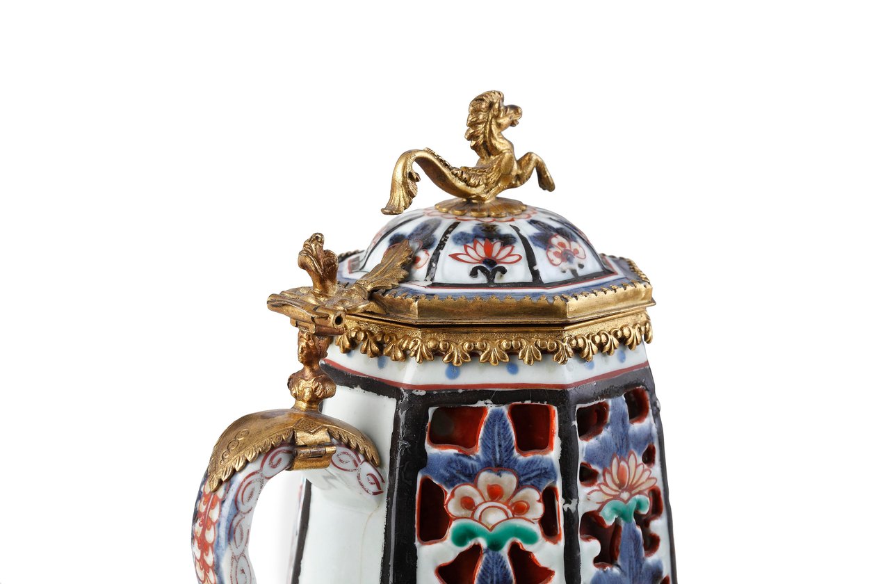 Seltene elegant montierte Imari-Kaffeekanne und Deckel von Japanese School