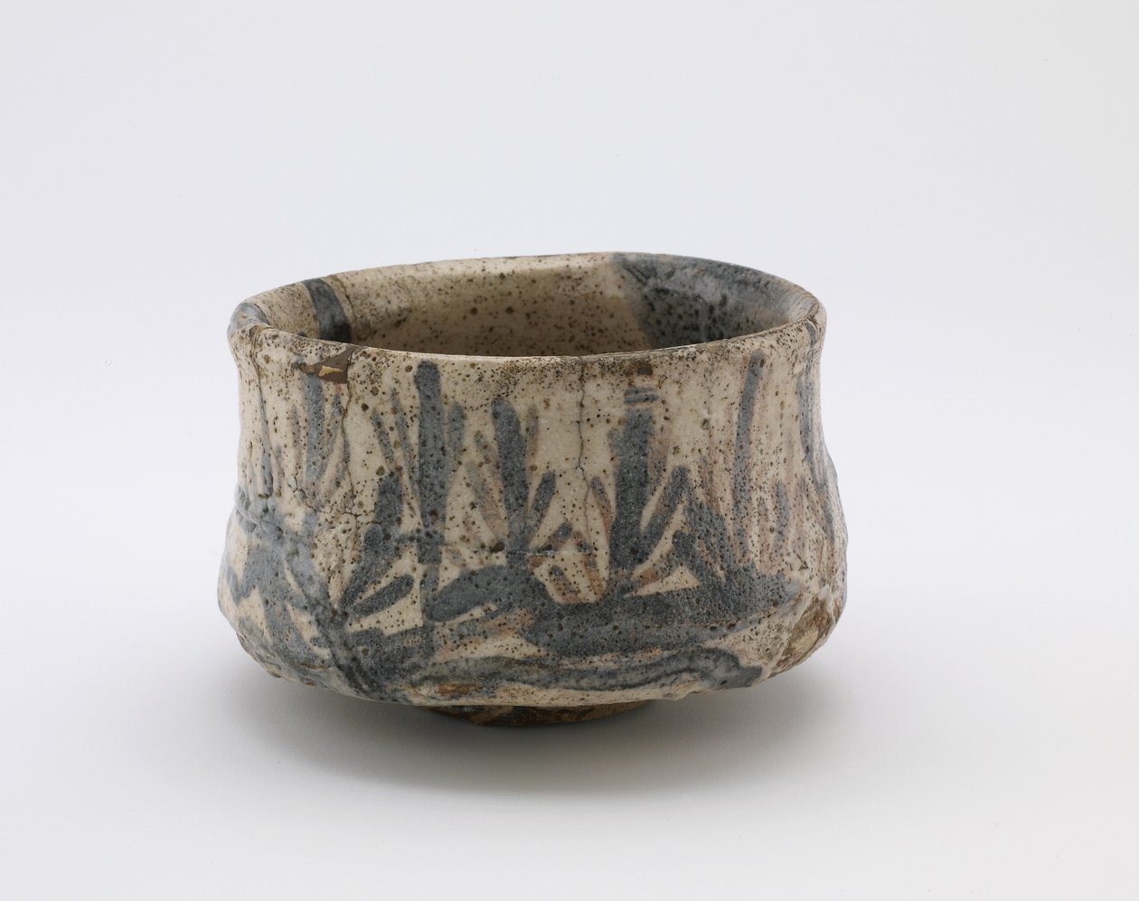 Teeschale mit Design von Tor und Sämlingskiefern, Kujiri, Tajimi, Gifu-Präfektur, Momoyama-Zeit von Japanese School