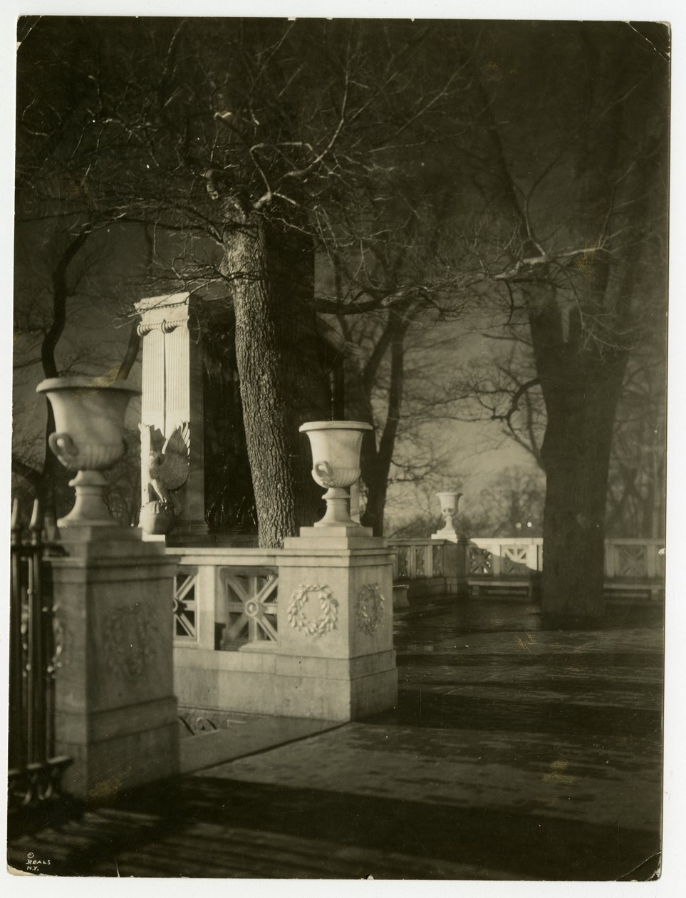 Shaw Memorial bei Nacht, Boston, USA, ca. 1902-10 von Jessie Tarbox Beals