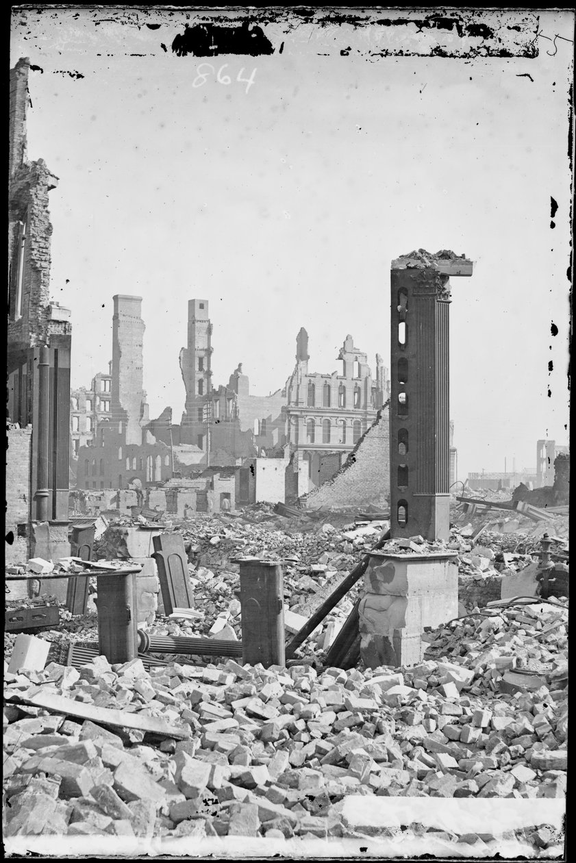 Ansicht von der südwestlichen Ecke der Dearborn und Monroe Streets, mit dem Grand Pacific Hotel im Hintergrund und den Ruinen des Honore Block im Vordergrund nach dem Chicago-Feuer von 1871, ca. 1871 von Jex Bardwell