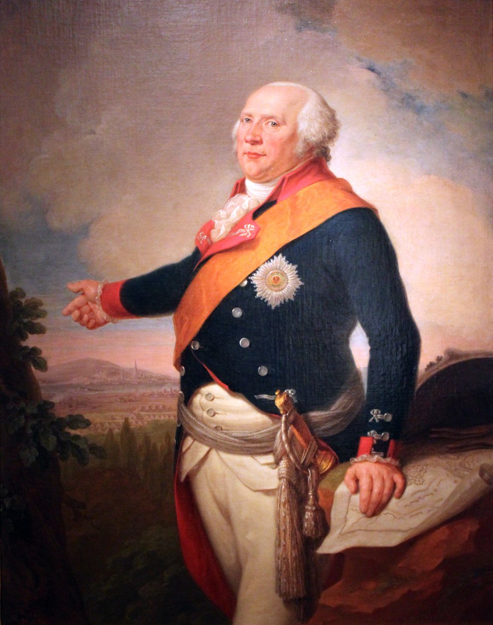 Porträt von König Friedrich Wilhelm II. von Preußen (1744-1797) mit einem Stern des Preußischen Ordens vom Schwarzen Adler, seine linke Hand ruht auf einer Karte von Frankfurt, eine Landschaft mit der preußischen Armee, die außerhalb von Frankfurt lagert von Johann Christoph Frisch
