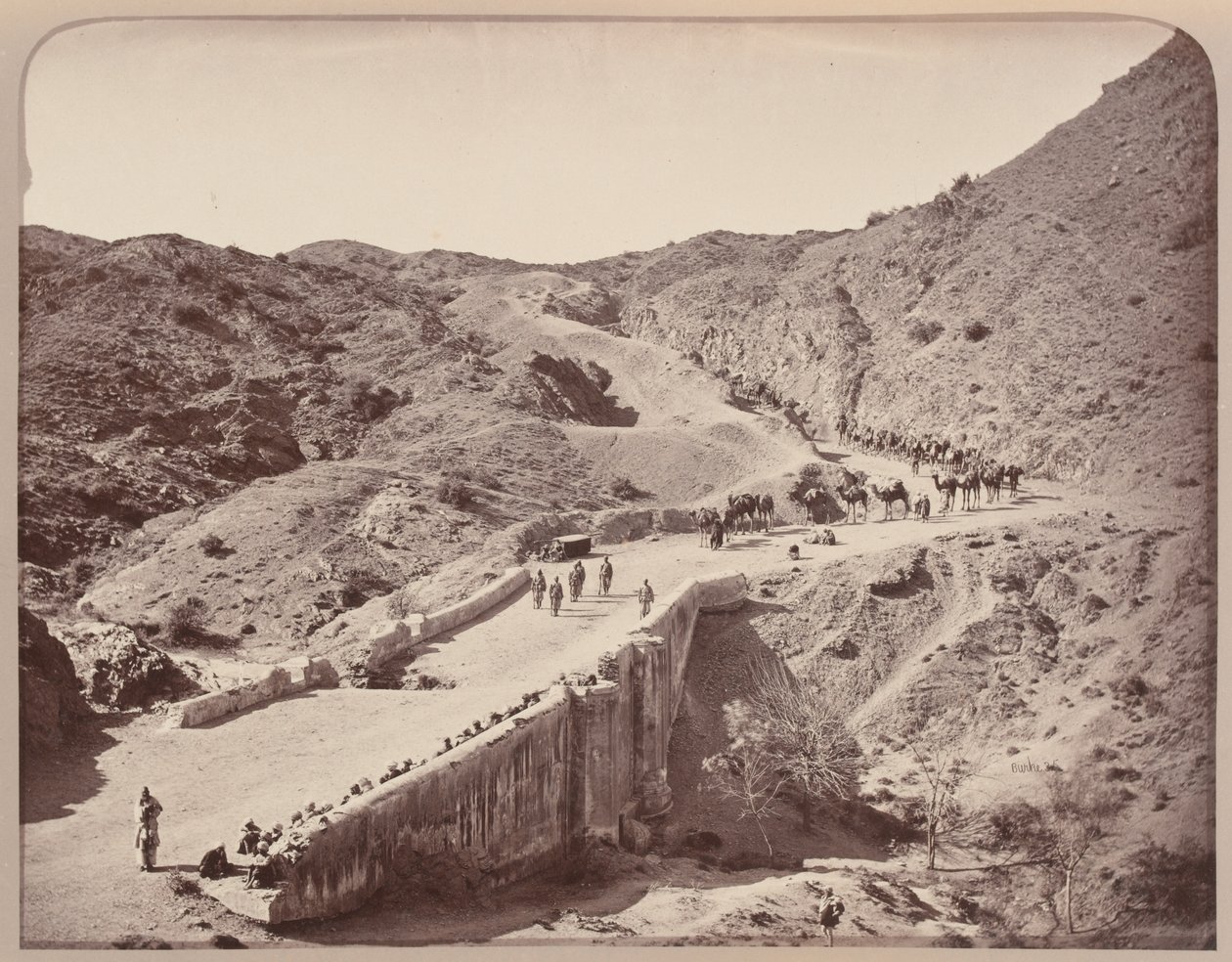 Mackesons Brücke und Aufstieg darüber hinaus, Blick auf Ali Musjid von John Burke