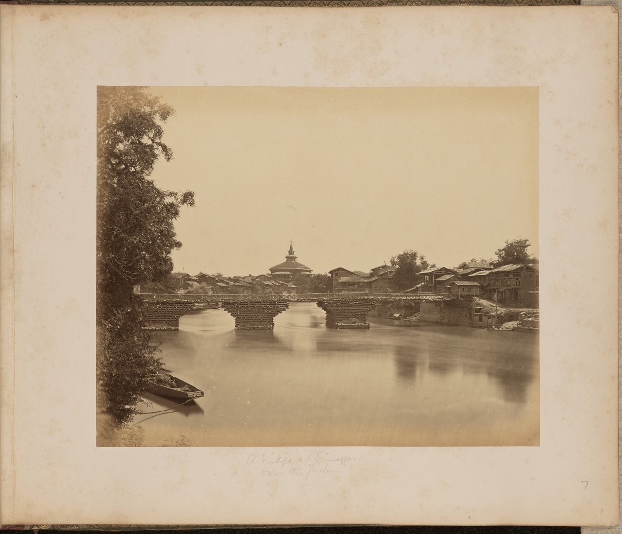Eine Brücke in Srinaggar über den Jhelum von John Edward Saché