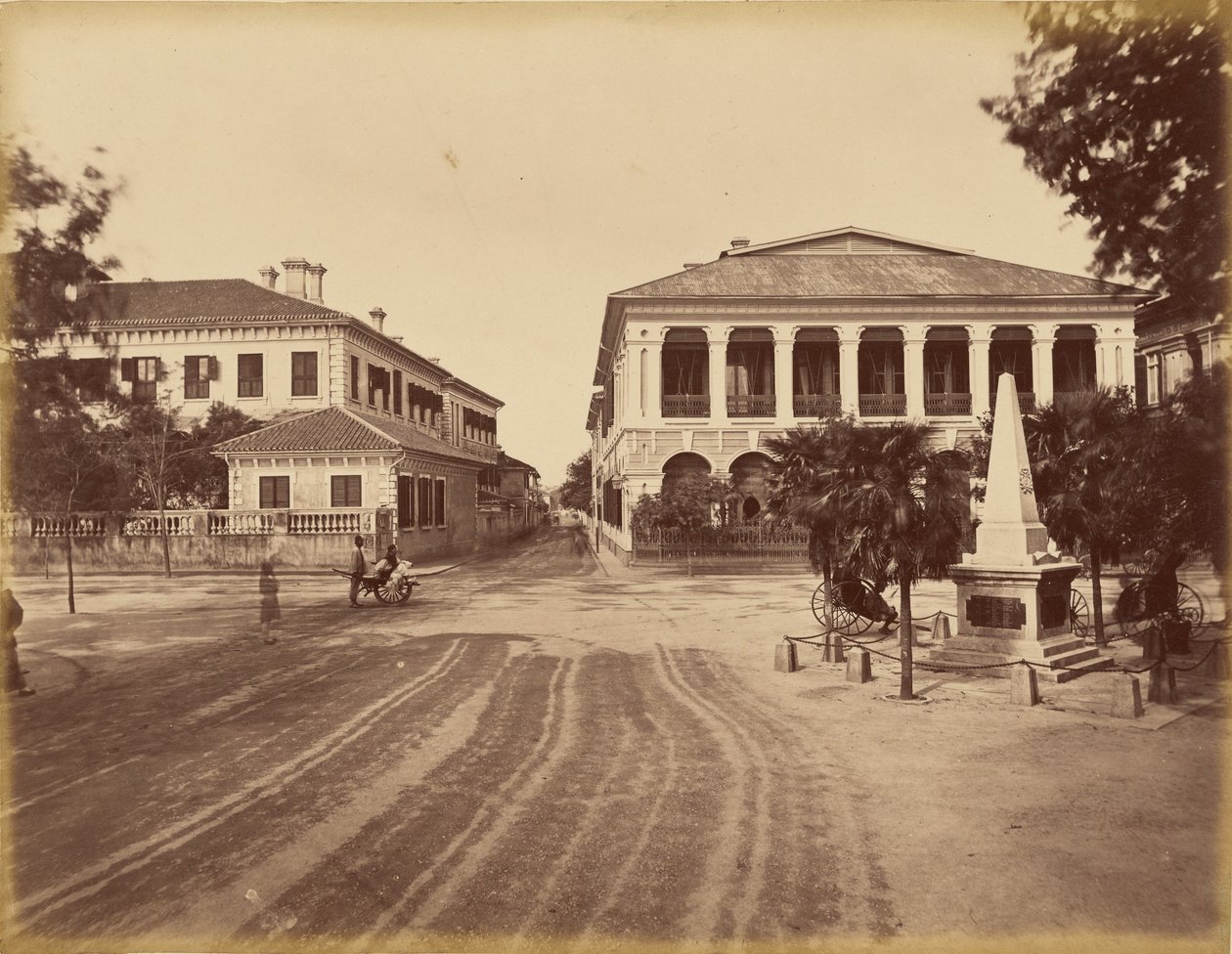 [Gebäude von Siemssen und Co. und Denkmal der Immer Siegreichen Armee, Shanghai] von John Thomson