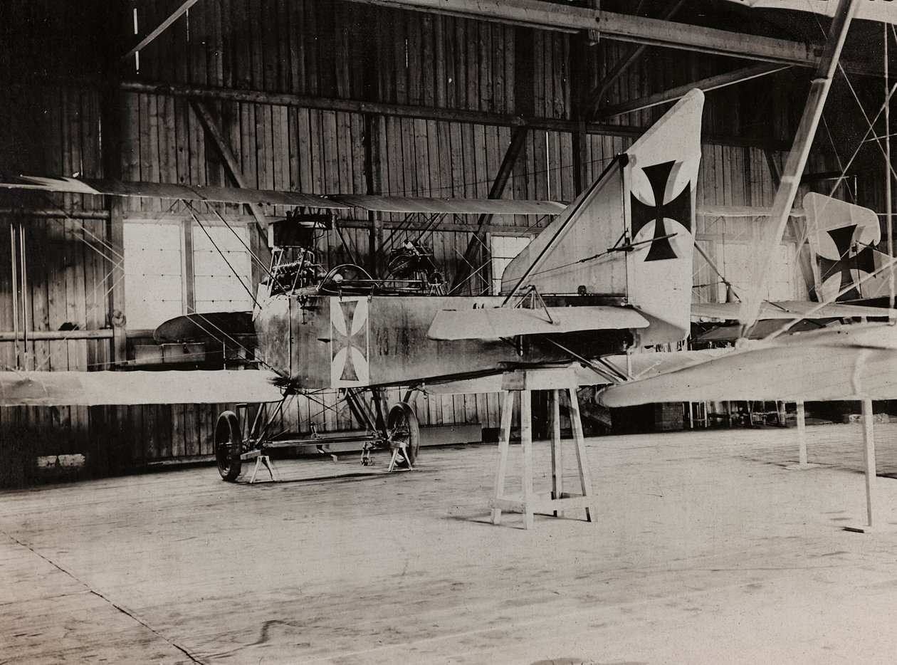 Album "Meine weltkriegs - Erinnerungen Südwestfront (Kärnten, Italien, Südtirol) 31/03/1915-12/11/1918 - Josef Zohles Wien": Österreichische Fluglinie von Josef Zohles