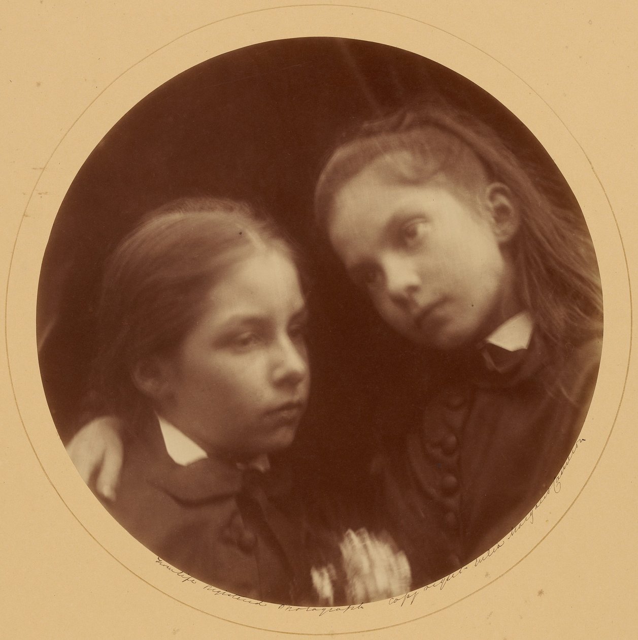 [Margaret und Adeline Norman] von Julia Margaret Cameron
