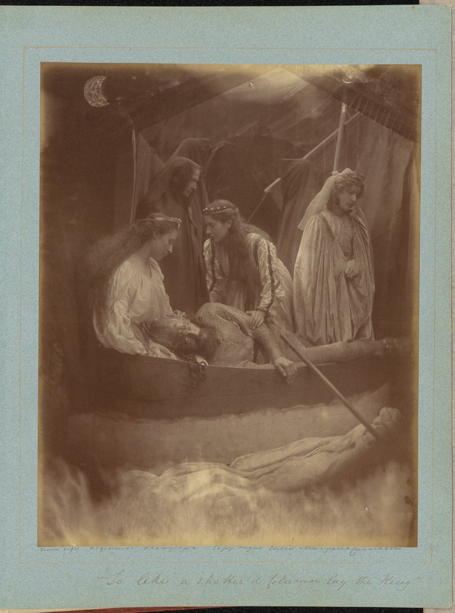 "Wie eine zerbrochene Säule lag der König" von Julia Margaret Cameron