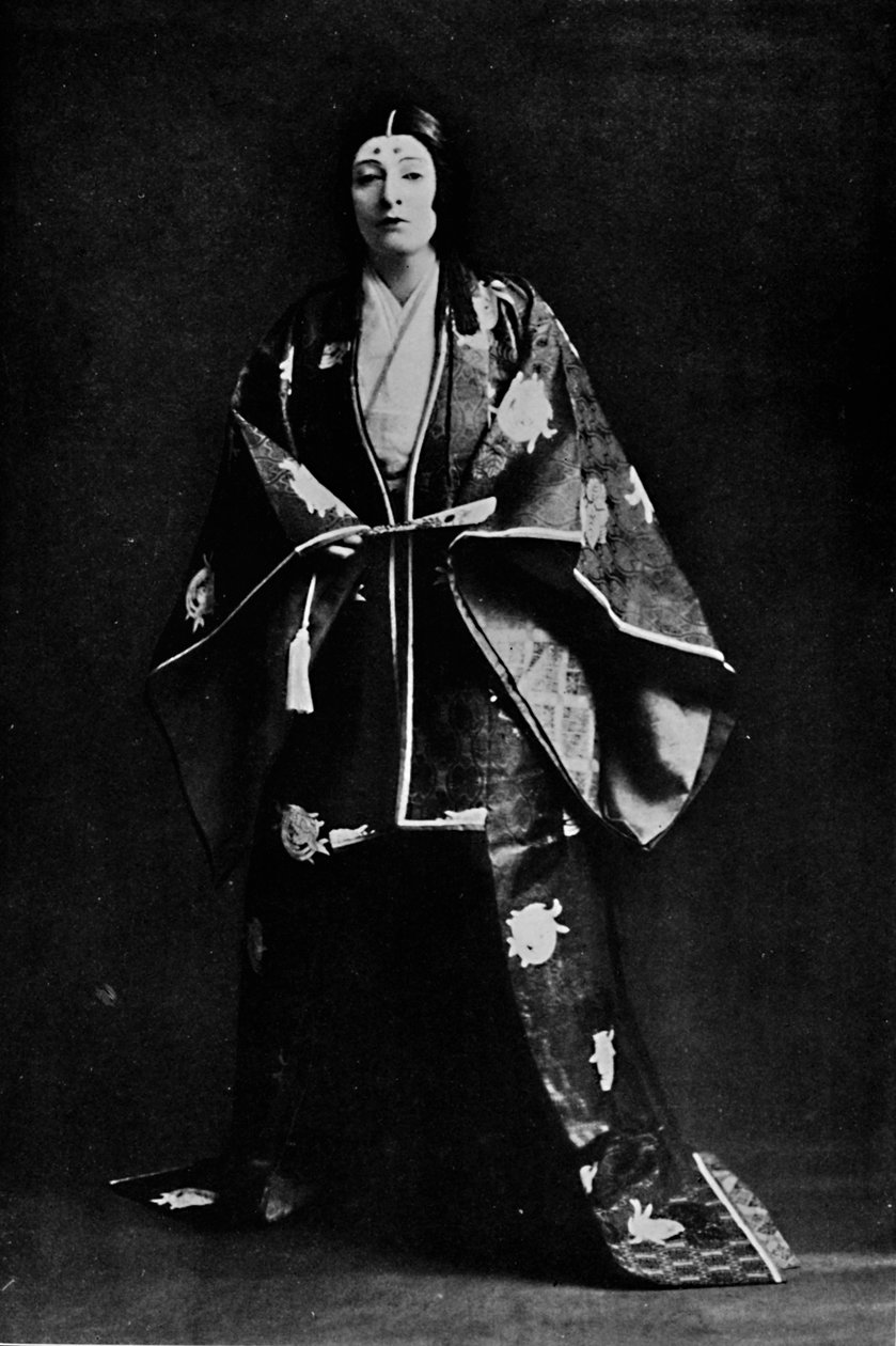Mrs. Charles Burnett in einem japanischen Hofkostüm aus dem 15. Jahrhundert. Mrs. Burnetts Gedichte geschrieben in Japan von Julian Leonard Street