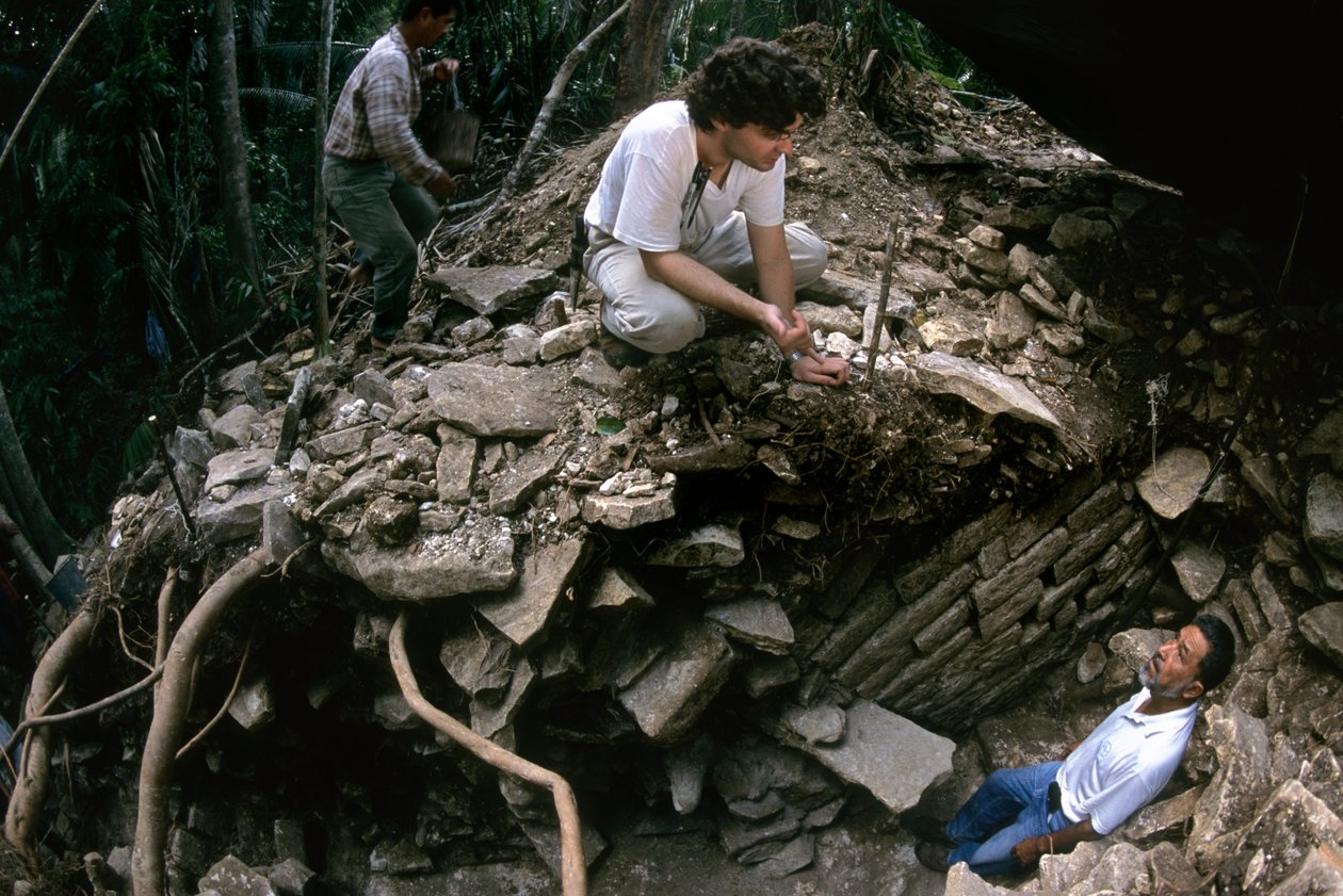 Cancuen, Guatemala, Arthur Demarest, Rudy Larios, Maya, Palast, Klassische Periode, Peten, 2004 von Kenneth Garrett