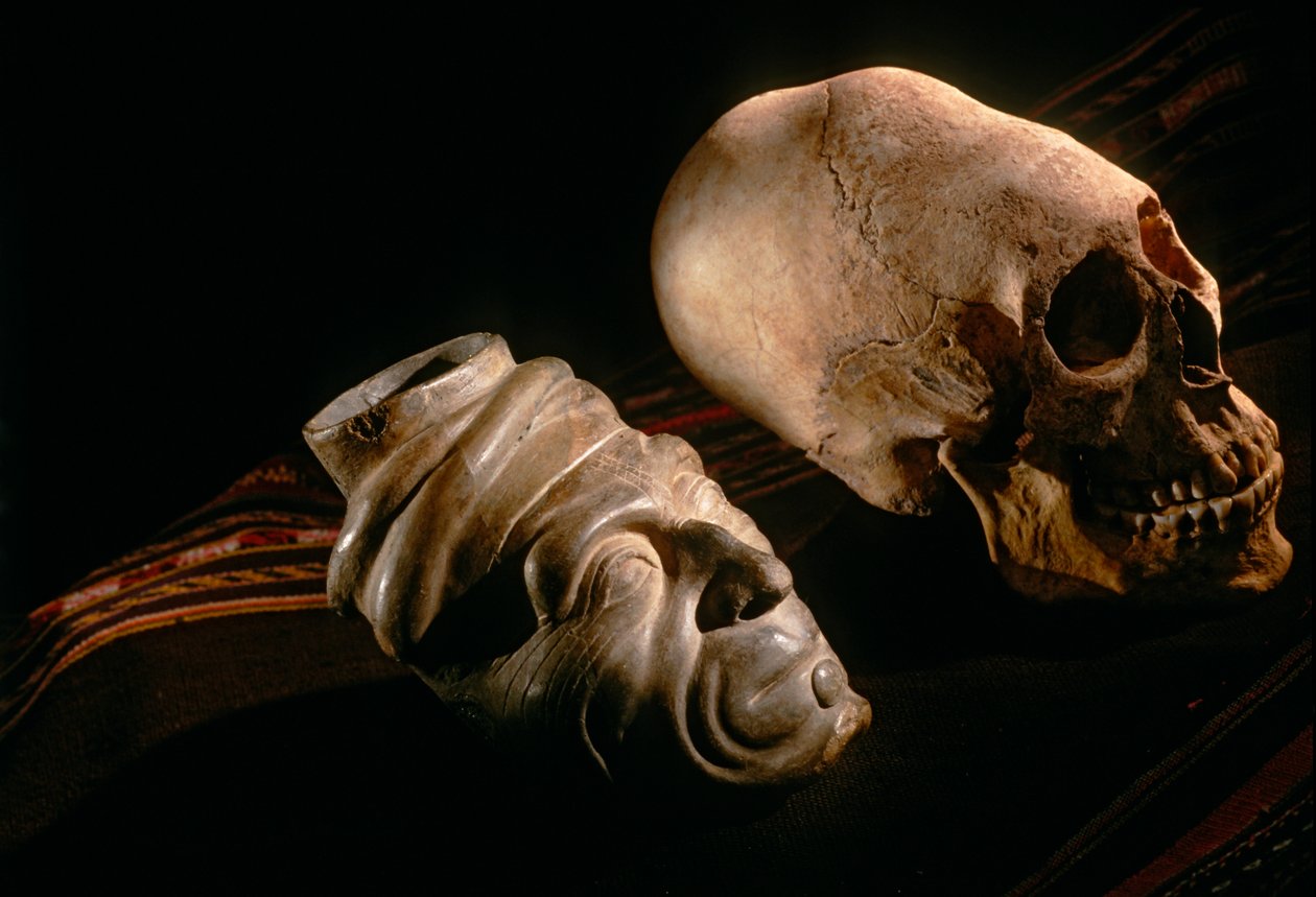 Reiche der Sonne; Bolivien; einheimische Völker; Anden; Tiwanaku; Schädeldeformation von Kenneth Garrett