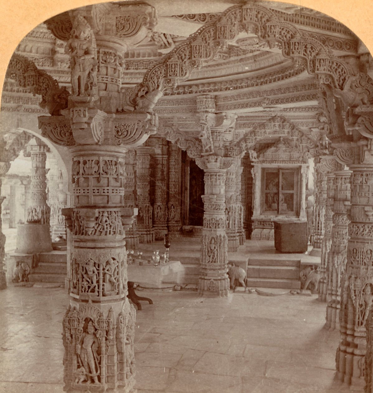 Innenraum, Dilwara-Tempel, Mount Abu, Indien, 1901 von Keystone View Company