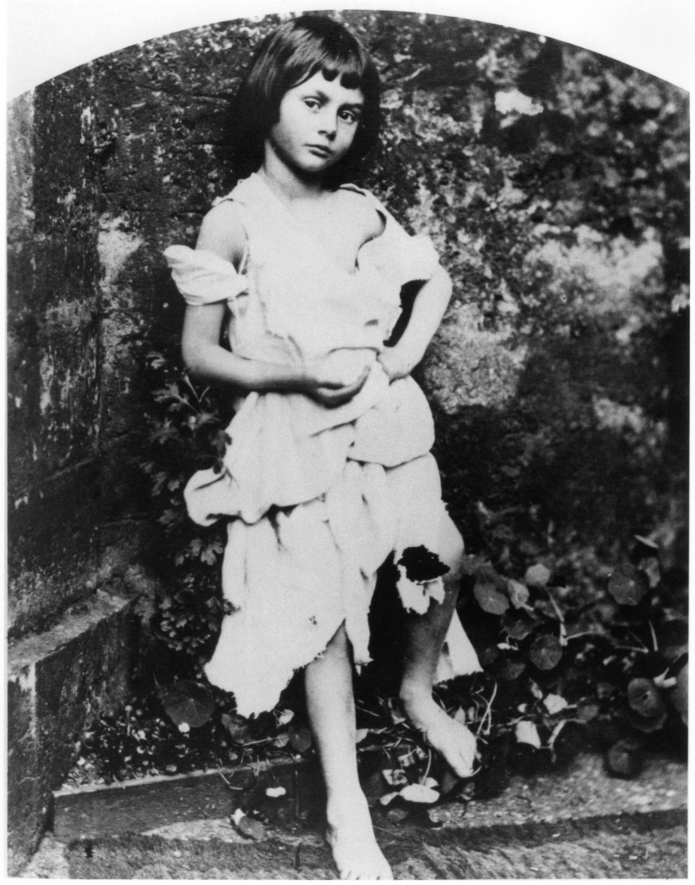 Alice Pleasance Liddell (1852-1934) als Bettelmädchen von Lewis Carroll