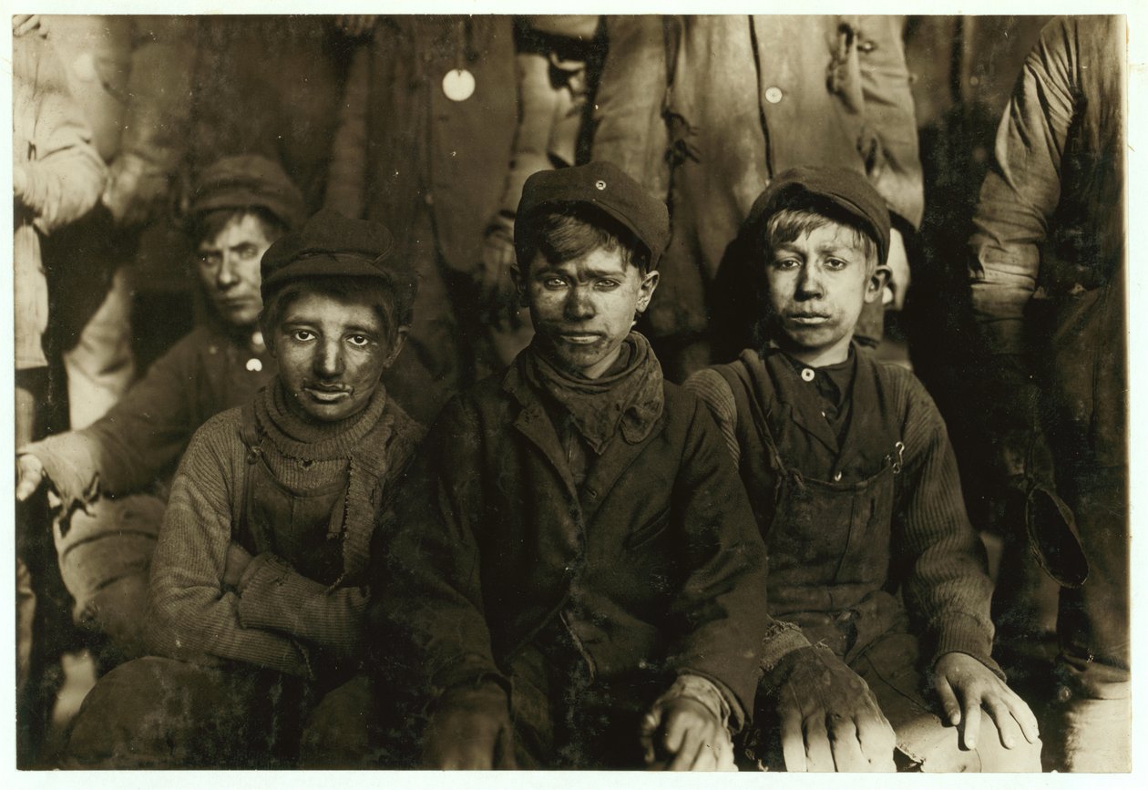 Breaker Boys (die Kohle von Hand sortieren) bei Hughestown Borough Coal Co. Pittston, Pennsylvania, 1911 von Lewis Wickes Hine
