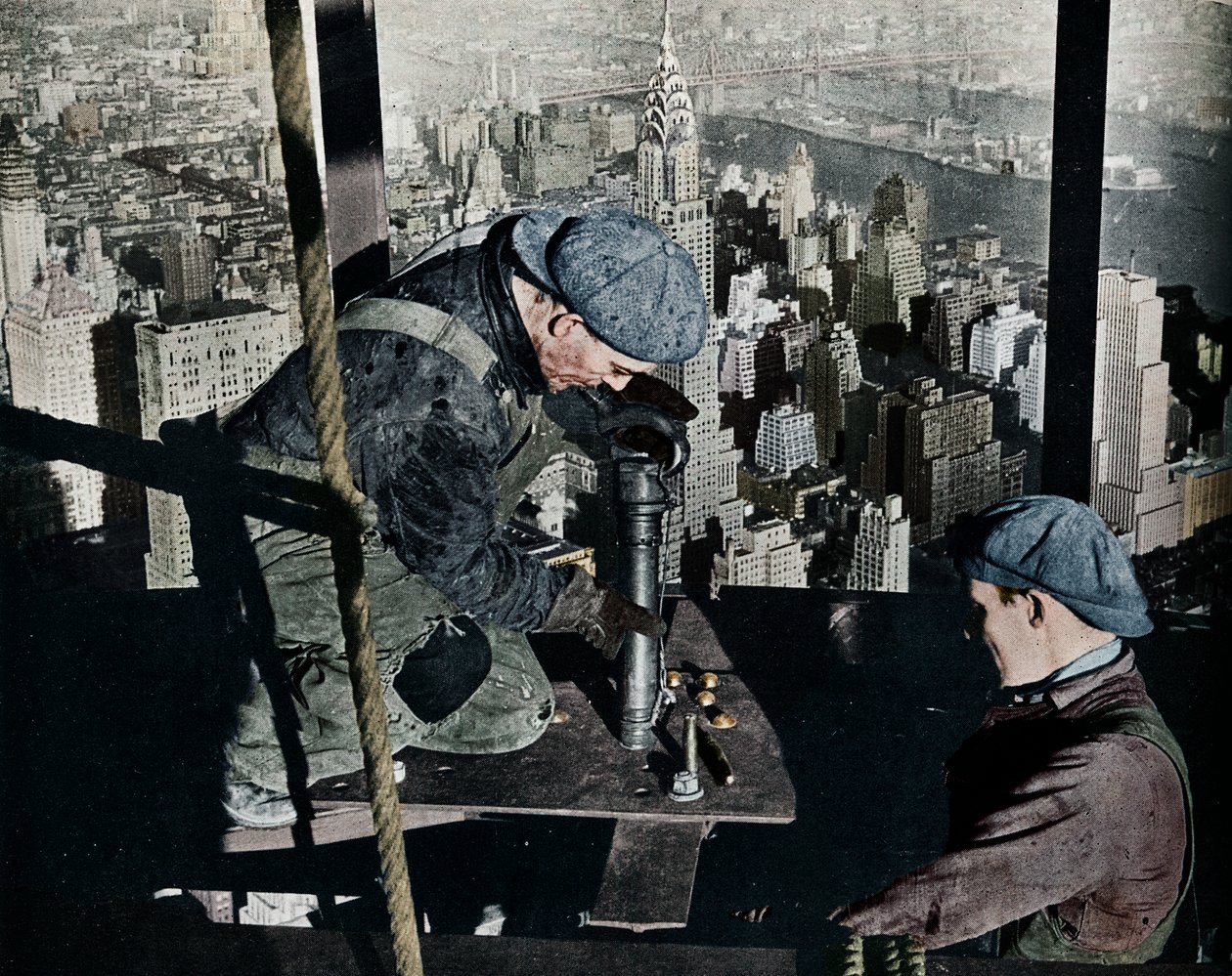 Die letzten Bolzen am Morgenmast des Empire State Building, um 1931 von Lewis Wickes Hine