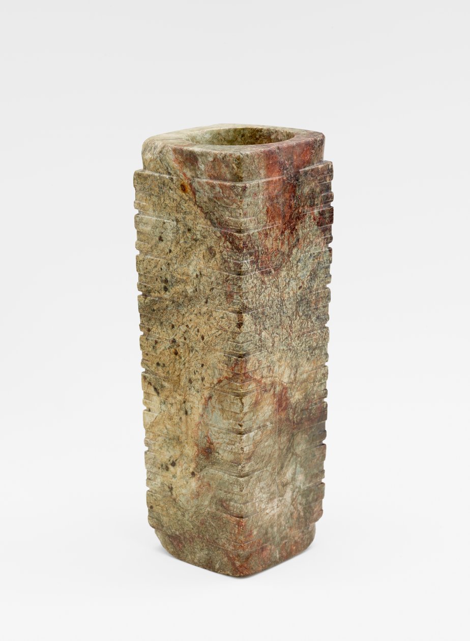 Neunstufiges Rohr (cong) mit Masken, ca. 3300-2250 v. Chr. (Jade, Nephrit) von Liangzhu culture