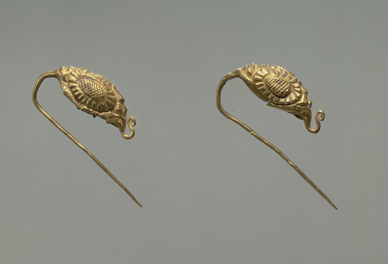 Paar goldene Ohrringe, Liao-Dynastie, 10.-11. Jahrhundert von Liao Dynasty Chinese School