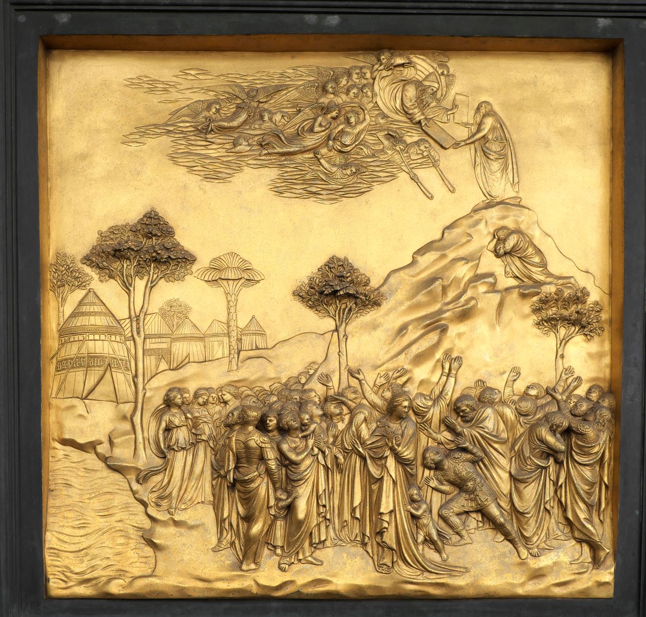 Moses erhält die Gesetzestafeln, Relief, Paradiespforte des Baptisteriums von Lorenzo Ghiberti