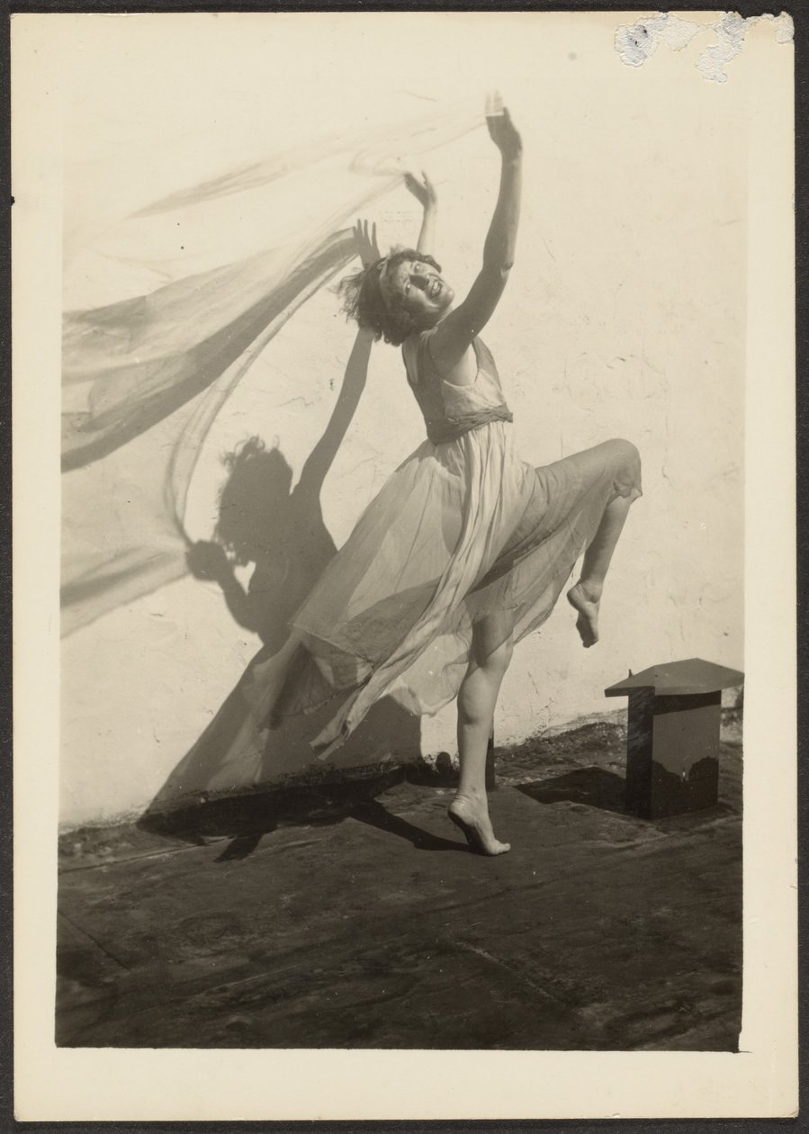 Florence tanzt auf dem Dach von Louis Fleckenstein