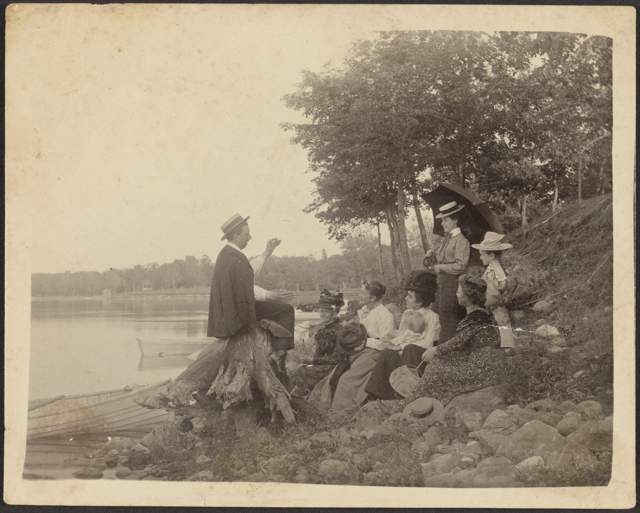 [Gruppenporträt am See] von Louis Fleckenstein