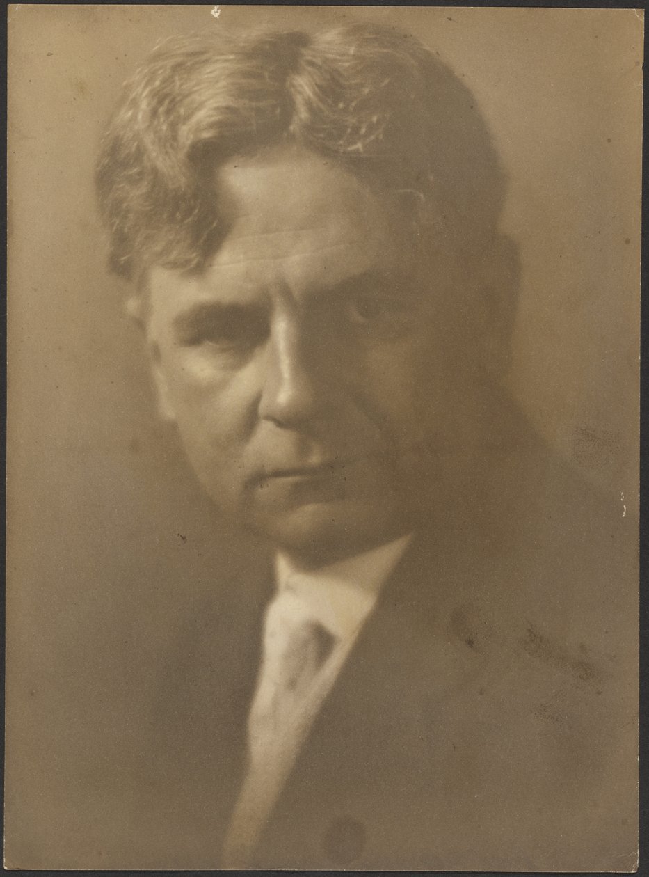 [Porträt eines Mannes mit tiefliegenden Augen] von Louis Fleckenstein