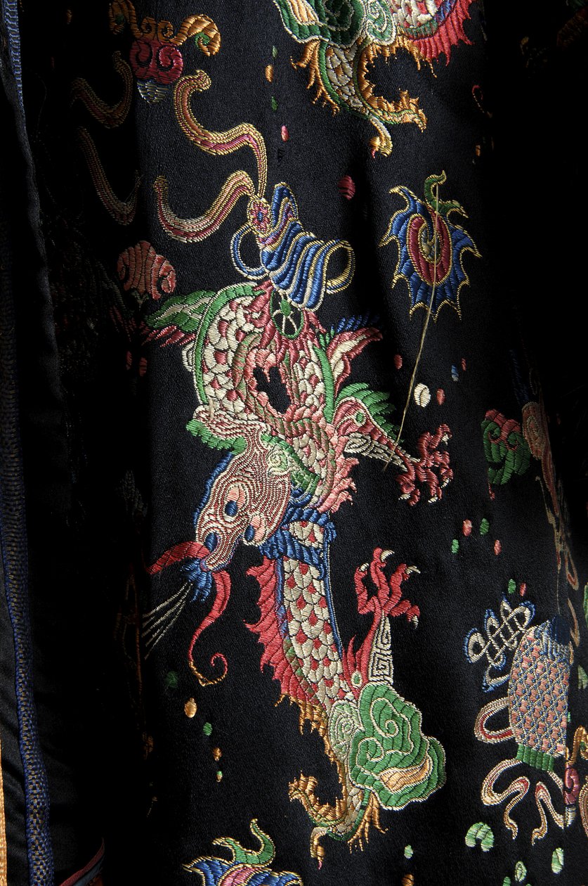 Mantel, ca. 1923 (Detailansicht des Stoffes), Seidenbrokat, Band und Samt, Pelz, Lucile Ltd., Frankreich von Lucy Christiana Lady Duff Gordon