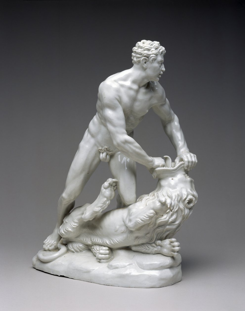 Figur von Herkules und dem Nemeischen Löwen (ca. 1775) von Ludwigsburg Porcelain Factory Ludwigsburg Porcelain Factory
