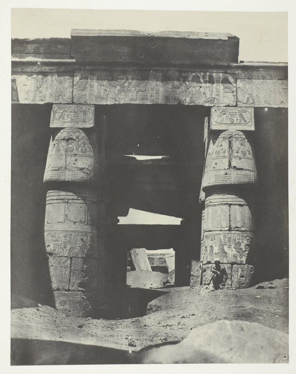 Karnak, Portikus des Tempels von Khons; Theben von Maxime Du Camp