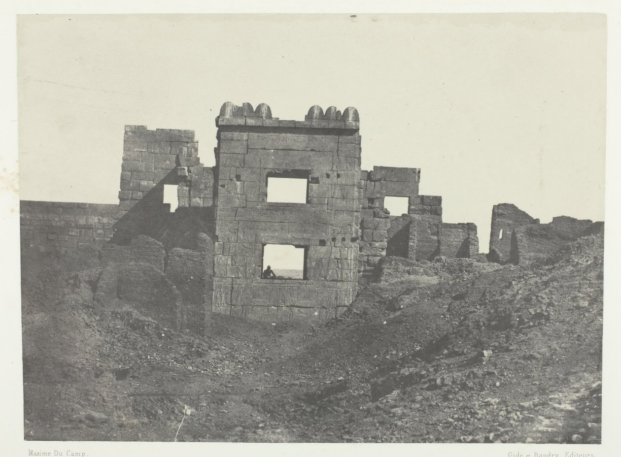 Médinet-Habou, Ostfassade des Gynäkeions von Ramses-Miamun, Theben, 1849-51, gedruckt 1852 von Maxime Du Camp