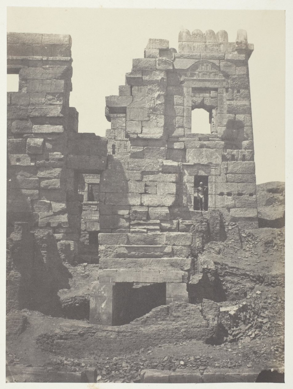 Médinet-Habou, Nördliche Fassade des Gynäkeions von Ramses-Méiamoun; Theben von Maxime Du Camp