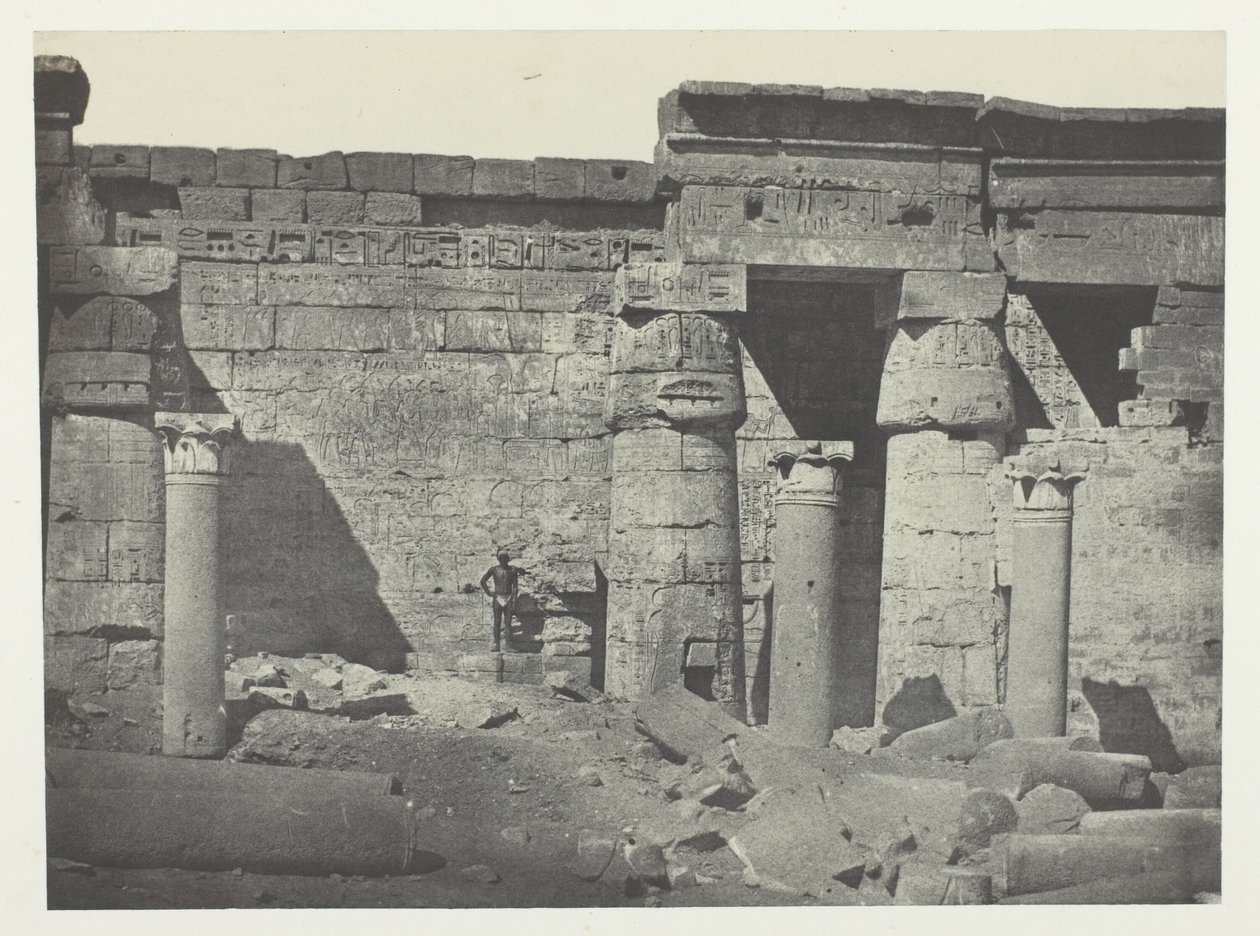 Médinet-Habou, Peristyl des Palastes von Ramses-Méiamoun; Theben von Maxime Du Camp