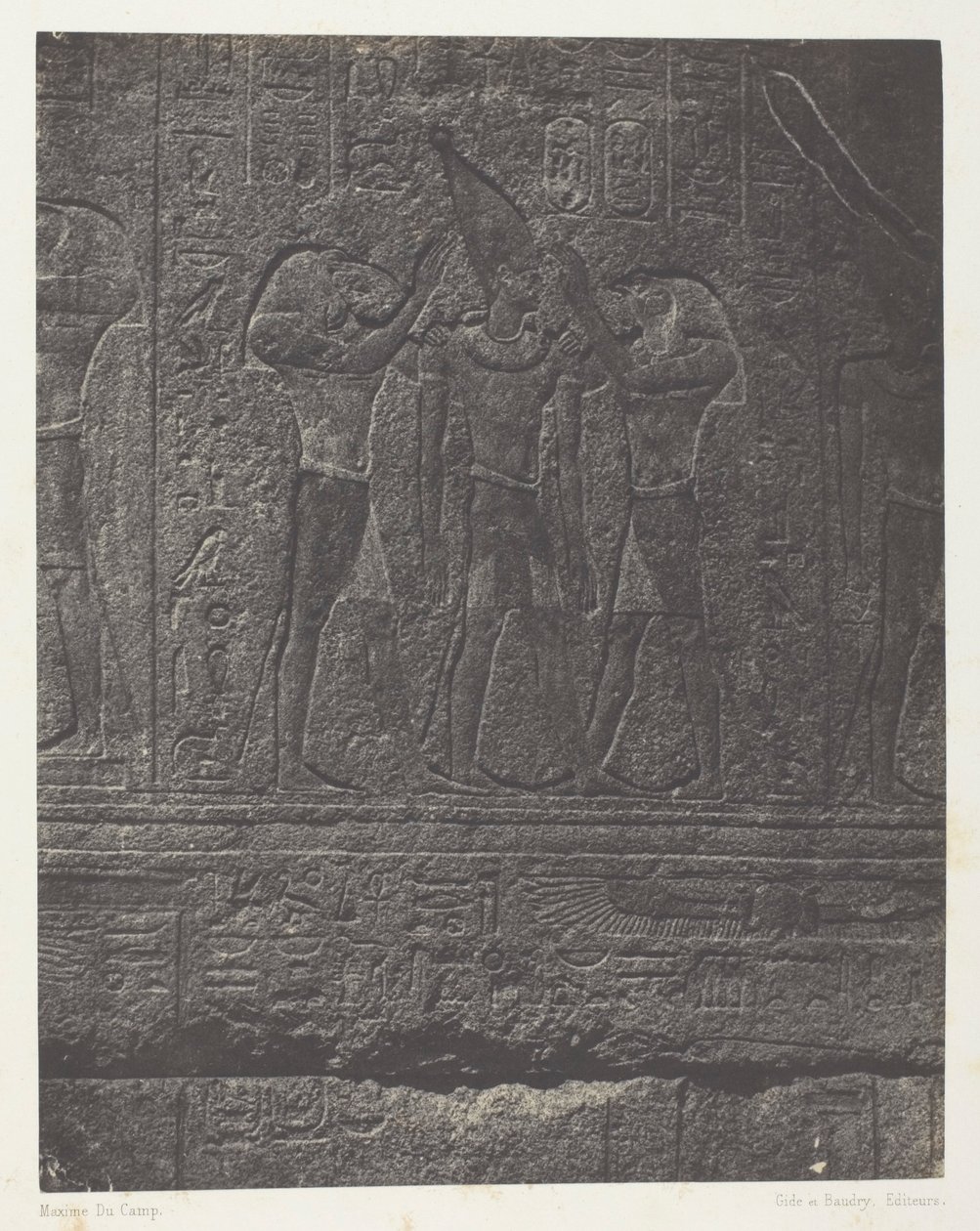 Palais de Karnak, Skulpturen außerhalb des Granitheiligtums; Theben von Maxime Du Camp