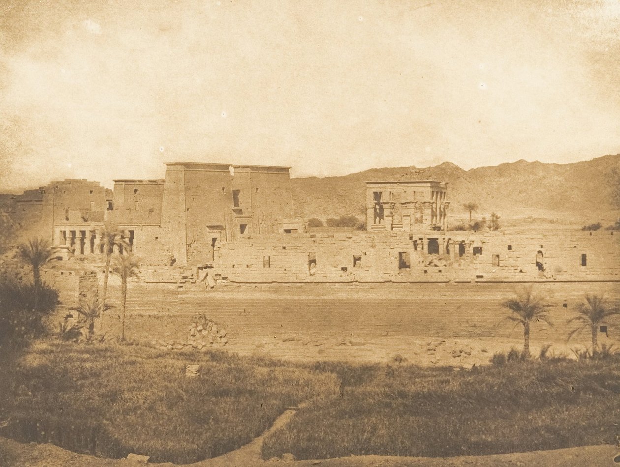 Gesamtansicht der Insel Philae, von der Insel Begueh West, 1849-50 von Maxime Du Camp