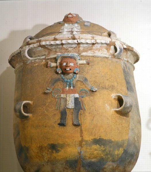 Graburne mit Deckel, Ixil, Quiche, Guatemala, Frühpostklassische Periode (900-1200) (polychrome Irdenware) von Mayan Mayan