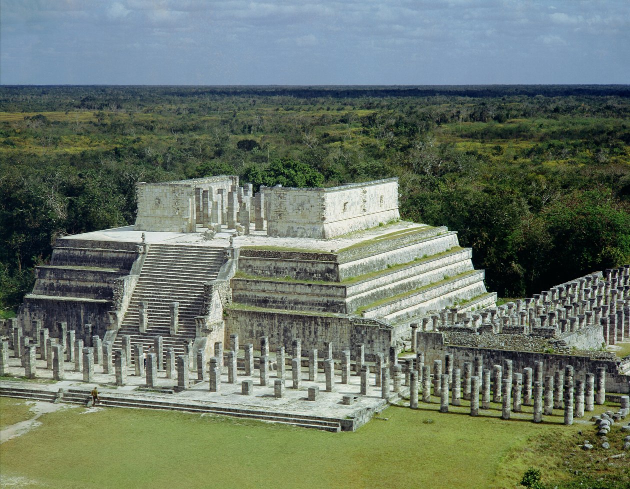 Ansicht des Tempels der Krieger (oder 1000 Säulen) nach 150 n. Chr. von Mexican School