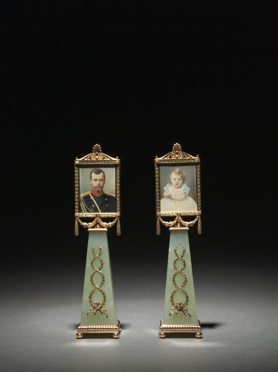 Gerahmte Miniaturen: Porträt von Zar Nikolaus II. und Porträt von Großfürstin Olga, Firma Peter Carl Fabergé von Michael Evlampievich Perkhin