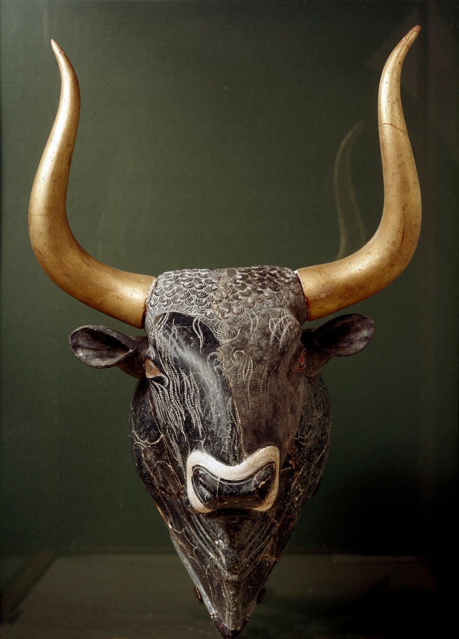 Minoische Kunst: Rhyton in Form eines Stierkopfes aus dem Kleinen Palast von Knossos von Minoan