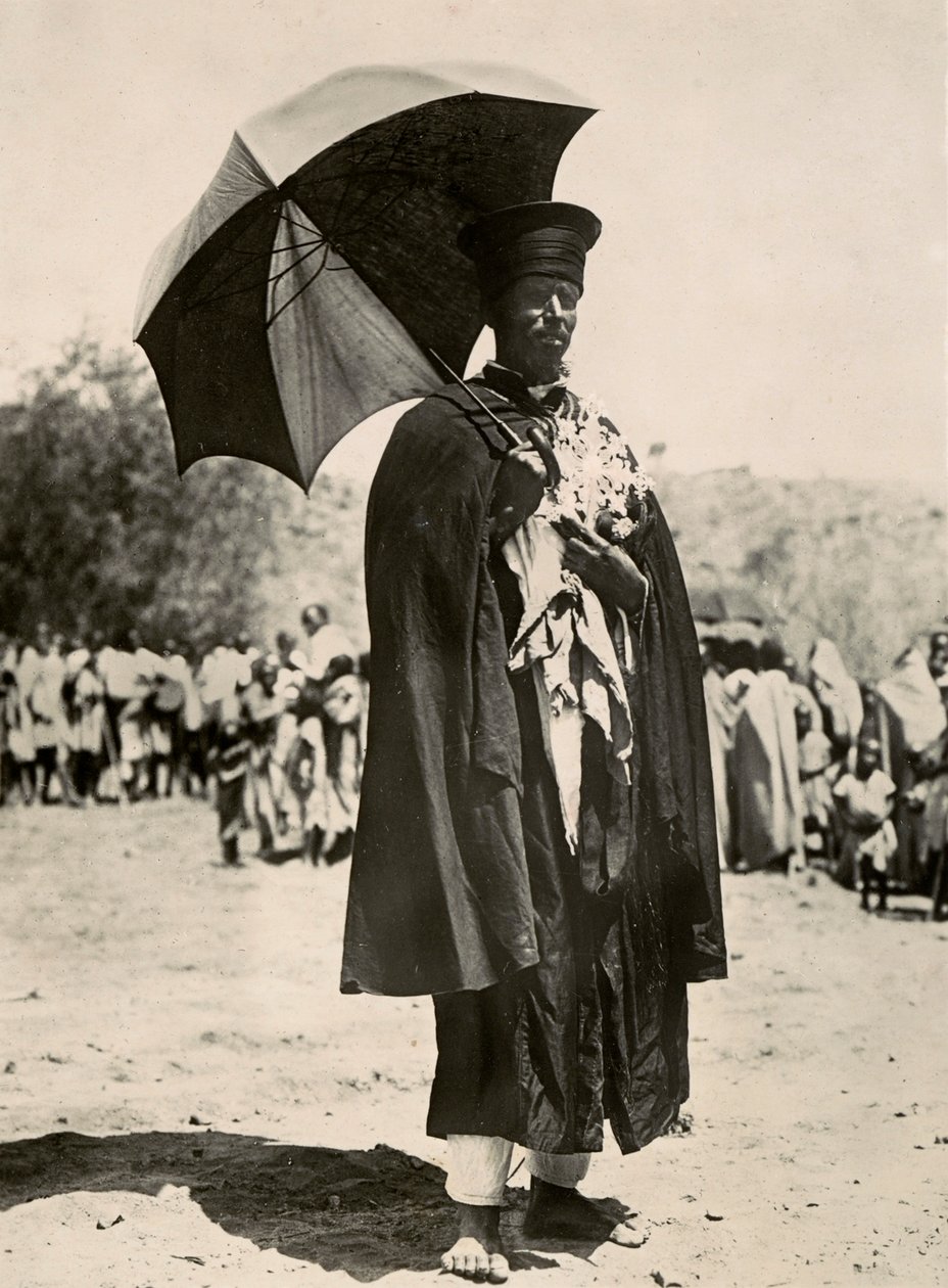 „Ein Imperium aufbauen“ im faschistischen Zeitalter: ein abessinischer Priester, 09/05/1936 von Modestino Baldinetti