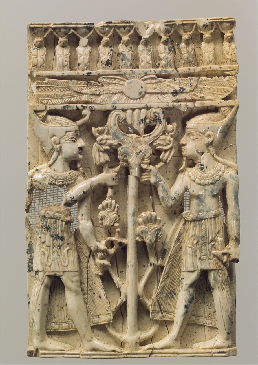 Möbelplakette, hochreliefgeschnitzt mit zwei ägyptisierenden Figuren, die einen Volutenbaum flankieren, ca. 9.-8. Jahrhundert v. Chr. (Elfenbein) von Neo Assyrian