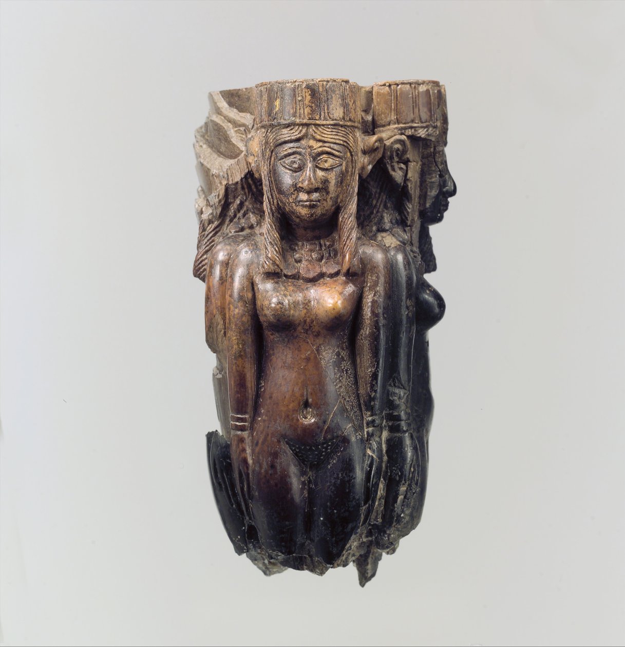 Fächer- oder Fliegenwedelgriff in Form von vier weiblichen Figuren, ca. 8.-7. Jahrhundert v. Chr. (Elfenbein) von Neo Assyrian