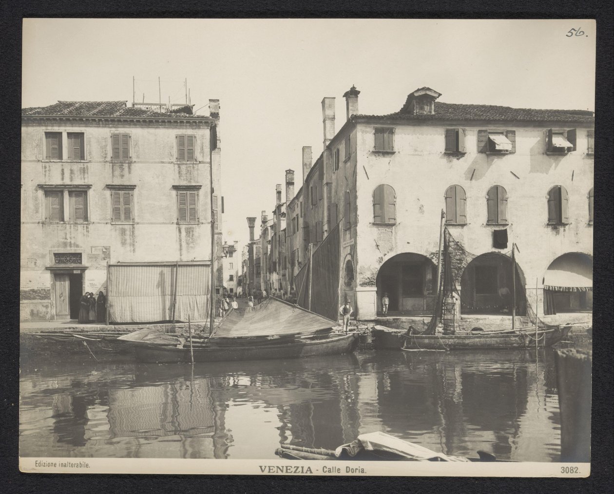 Ansicht einer Straße in Venedig von Neue Photographische Gesellschaft