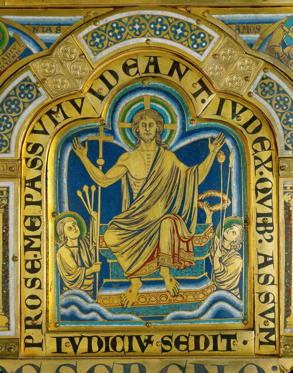 Christus sitzt im Gericht, Heilige tragen die Werkzeuge seiner Passion von Nicholas of Verdun