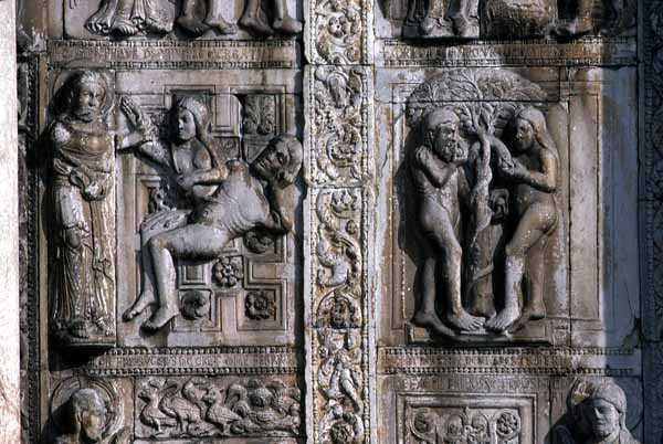 Detail von der Südseite der Westvorhalle von Nicholaus
