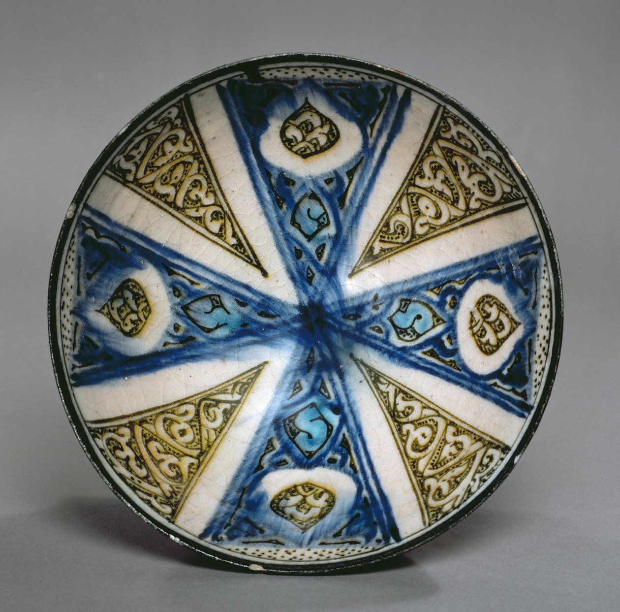 Schale, aus Kashan, Iran, Seldschukenzeit, spätes 13. Jahrhundert von Persian School