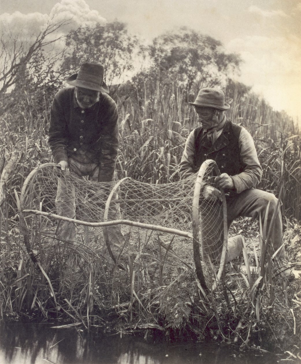Das Bogennetz setzen, Leben und Landschaft auf den Norfolk Broads, ca. 1886 von Peter Emerson und Thomas Goodall