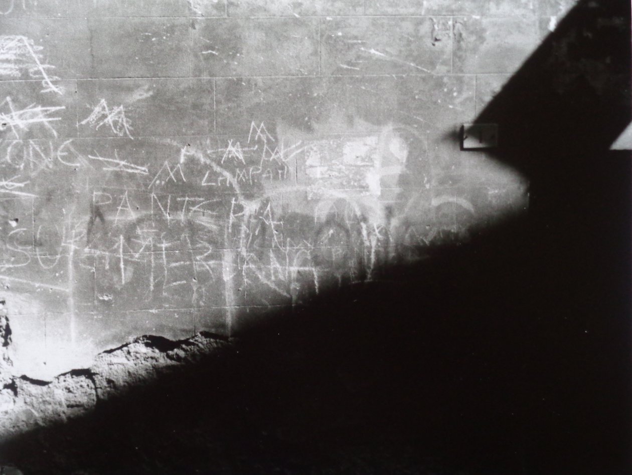 Vintage Schwarz-Weiß-Foto Nr. 2, 1989 von Peter McClure