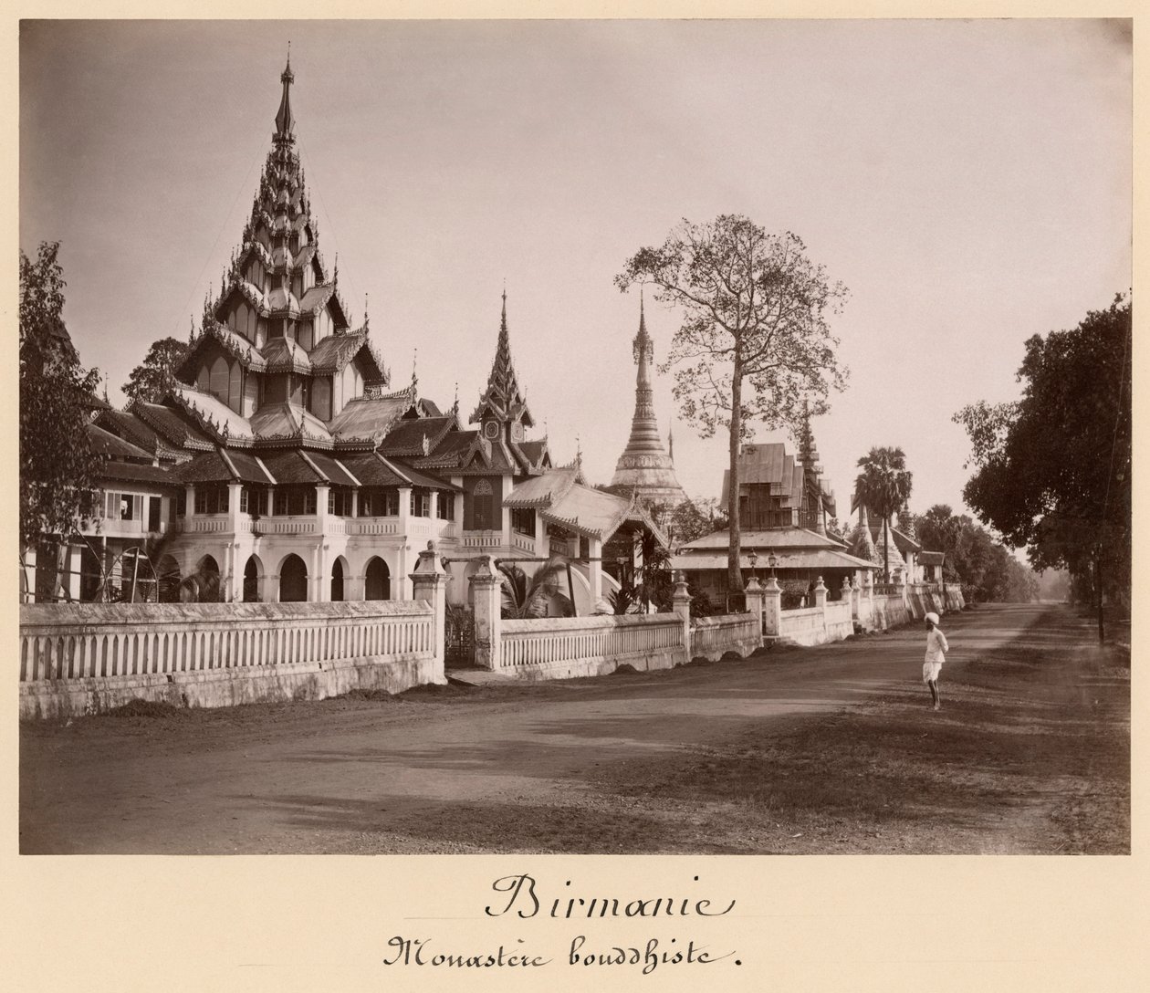 Wayzayanda-Kloster und Pagoden in Moulmein, Burma, ca. 1890 (Albuminabzug) von Philip Adolphe Klier