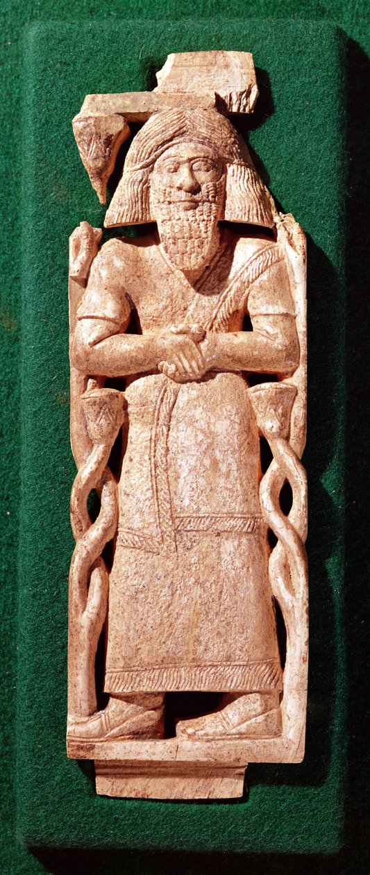 Elfenbeinplakette eines Gottes, vom Staatsbett von Hazael, König von Damaskus, syrisch, aus Arslan Tasch, ca. 840 v. Chr. von Phoenician