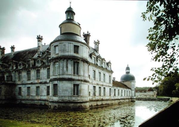 Ansicht der Fassade vom Garten, gebaut 1642-50 von Pierre Le Muet